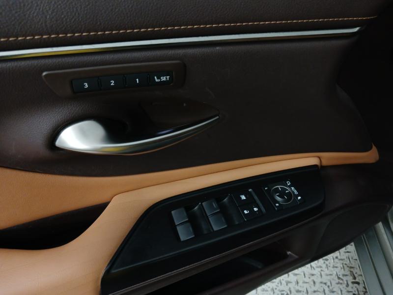 렉서스 ES(7세대) 300h 럭셔리