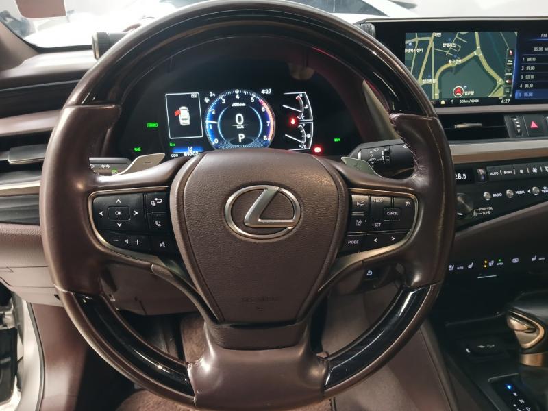 렉서스 ES(7세대) 300h 럭셔리 - 이미지 17