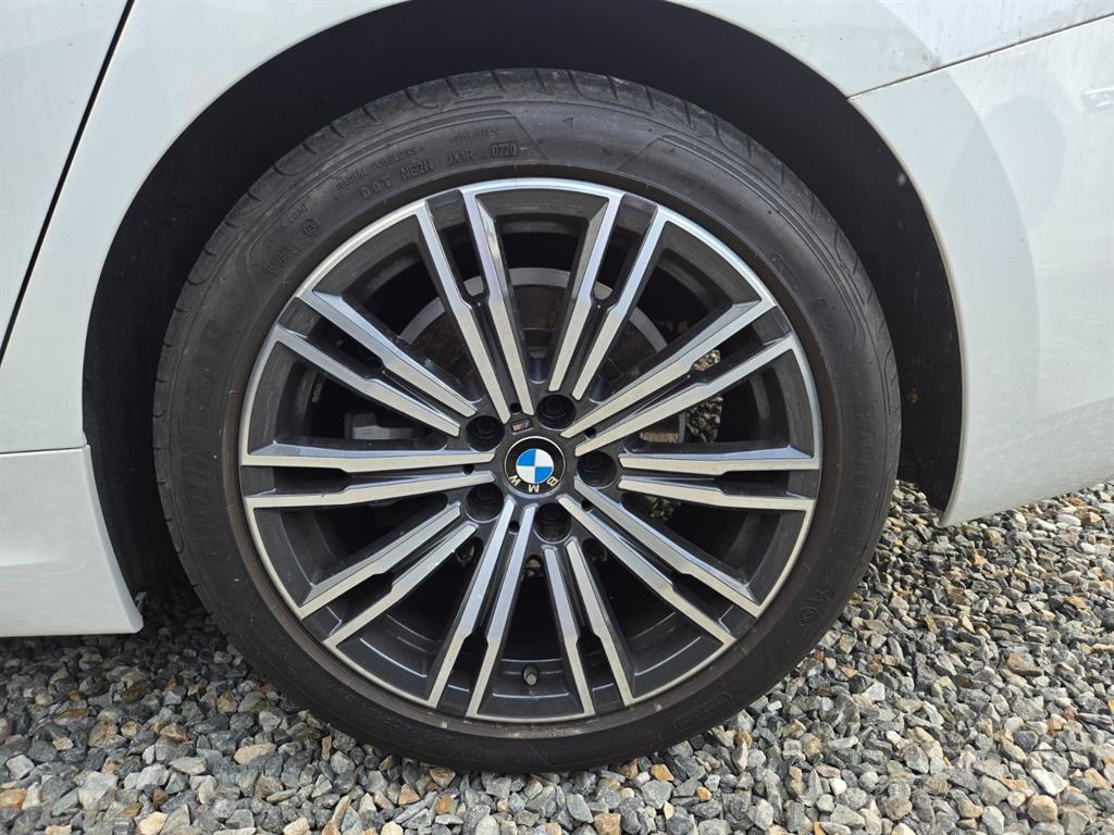 BMW 3시리즈(7세대) 320d M 스포츠팩 - 이미지 8
