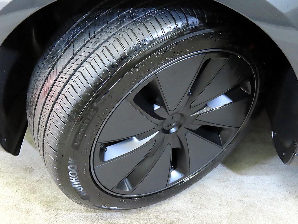 테슬라 모델 3 AWD 롱 레인지 - 이미지 12