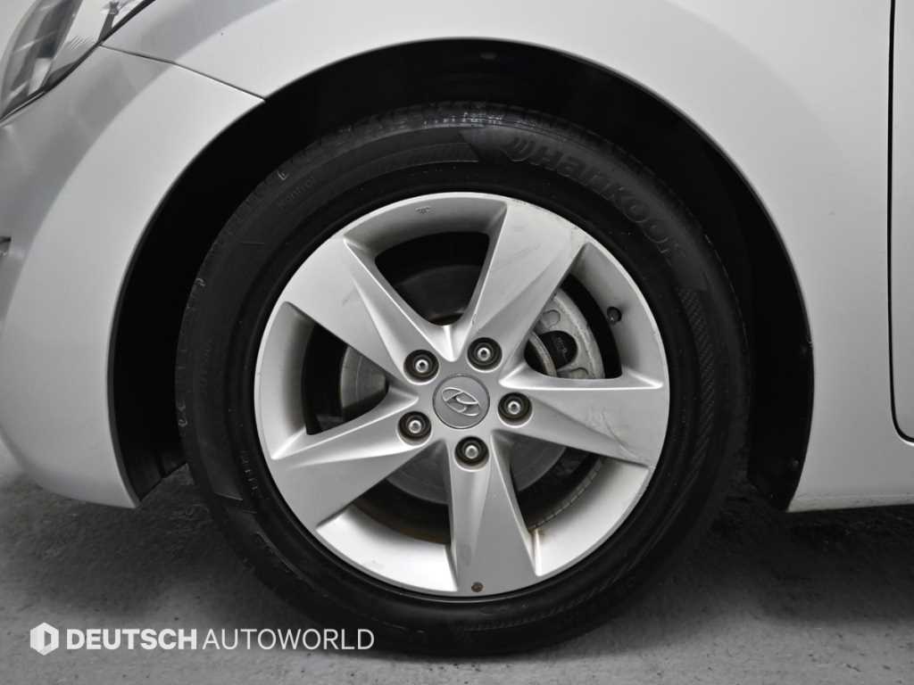 현대 아반떼MD M16 GDi 럭셔리 - 이미지 19