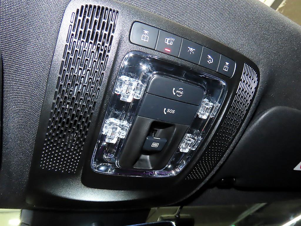 벤츠 A클래스(4세대) A35 AMG 4매틱 세단 - 이미지 17