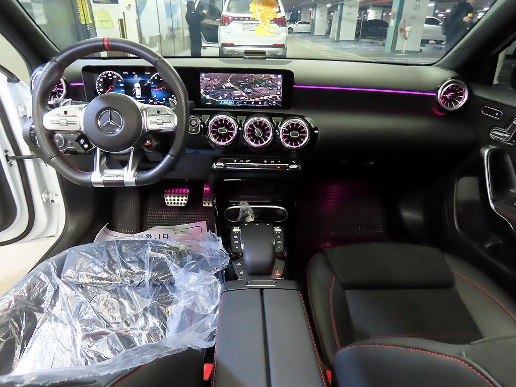 벤츠 A클래스(4세대) A35 AMG 4매틱 세단 - 이미지 11