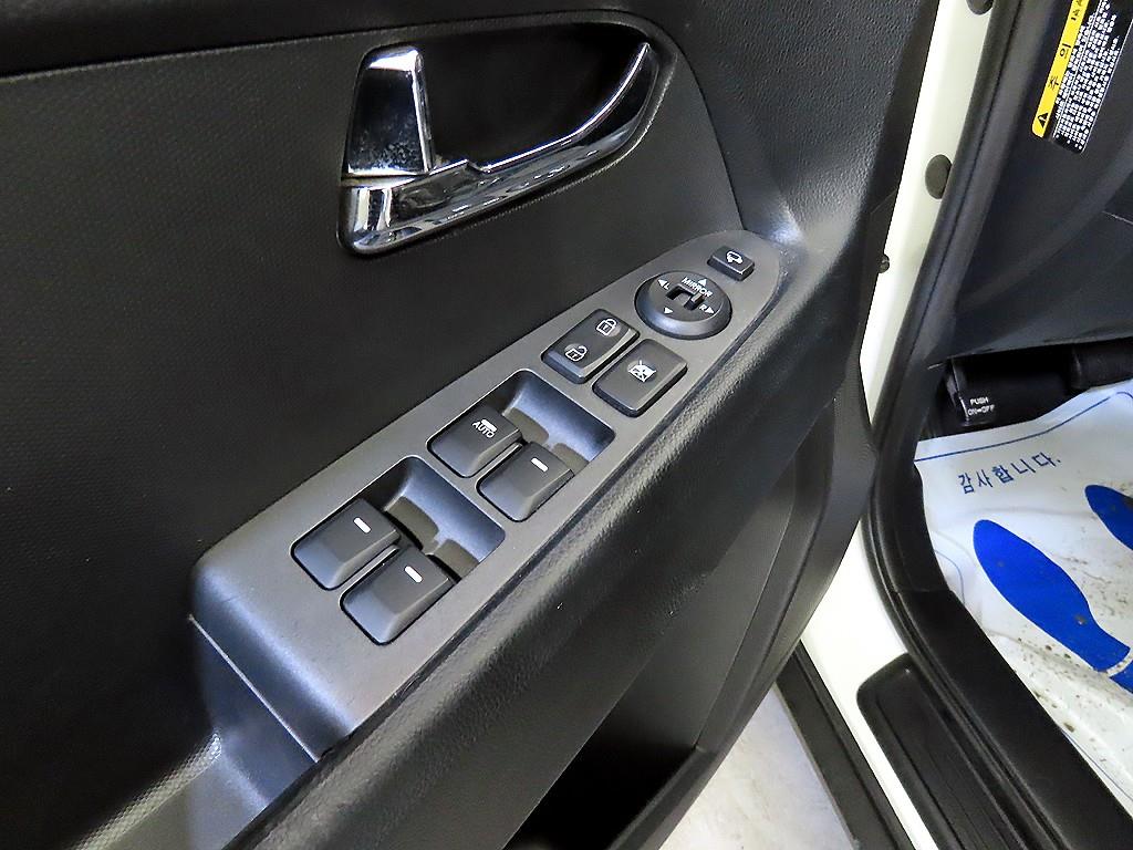 기아 스포티지 R 디젤 R2.0 4WD TLX 최고급형 - 이미지 2