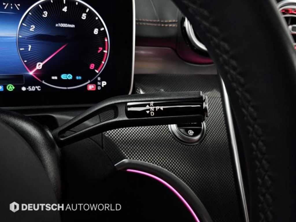 벤츠 C클래스(5세대) C300 AMG 라인 - 이미지 11