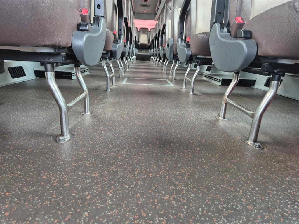 현대 유니버스 디젤 노블 - 이미지 5