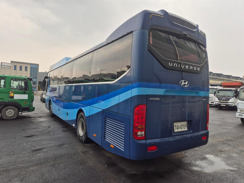 현대 유니버스 디젤 노블 - 이미지 6