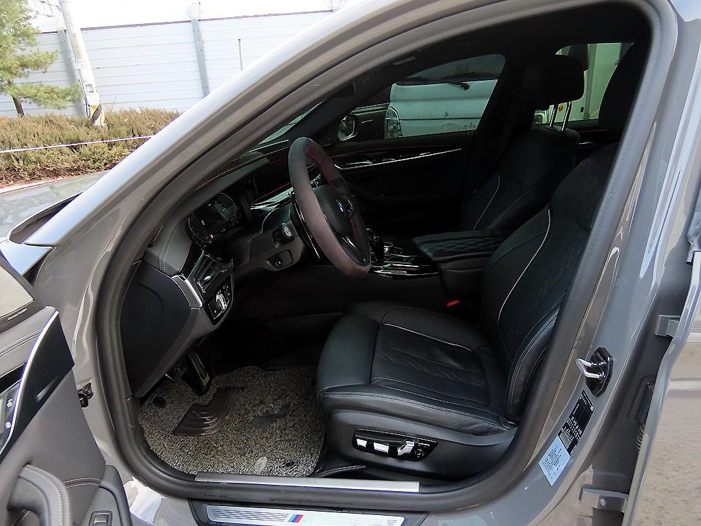 BMW 5시리즈(7세대) 530i M 스포츠팩 - 이미지 20