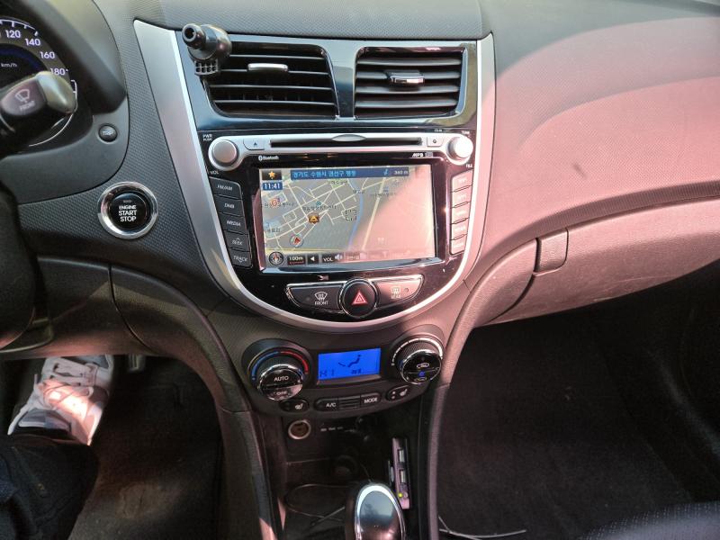 현대 엑센트 신형 1.6 GDI 탑