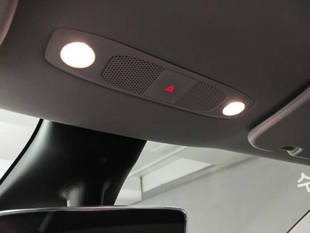 테슬라 모델 Y RWD - 이미지 5