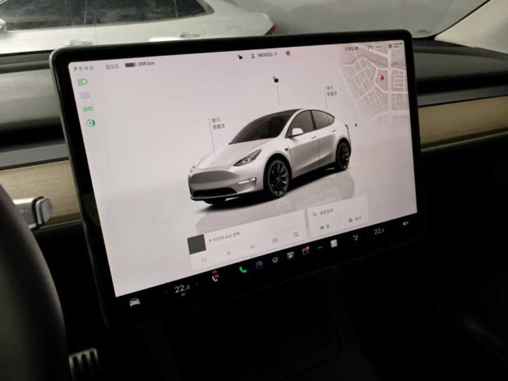 테슬라 모델 Y RWD - 이미지 16