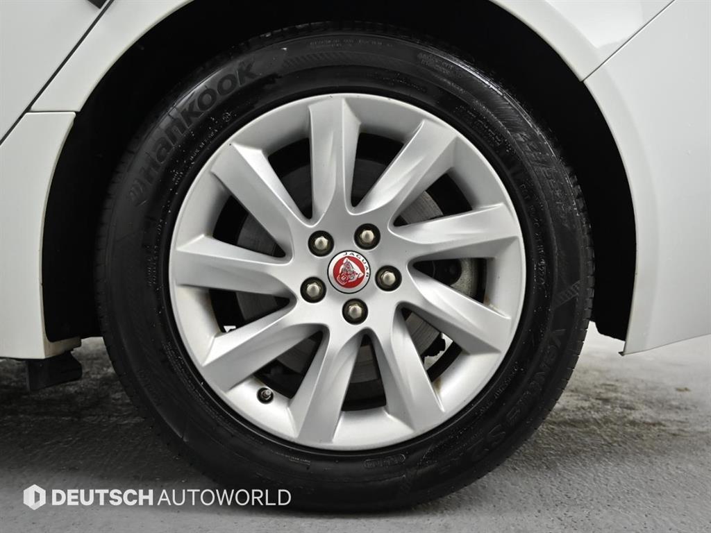 재규어 XF(2세대) 2.0 25t 프레스티지 - 이미지 3