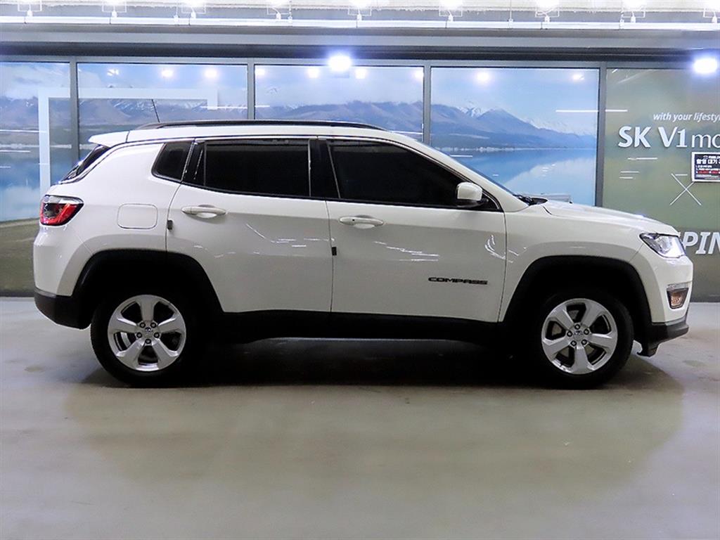 지프 컴패스(MP) 2.4 AWD 론지튜드 - 이미지 9