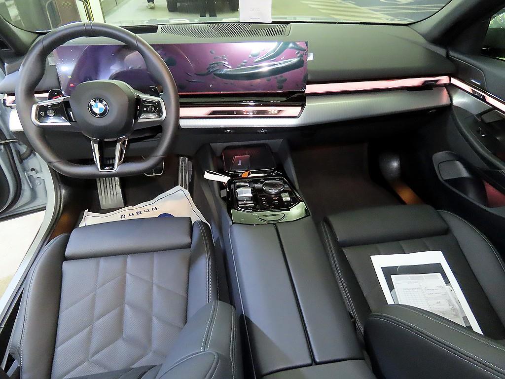 BMW 5시리즈(8세대) 520i M 스포츠 - 이미지 7