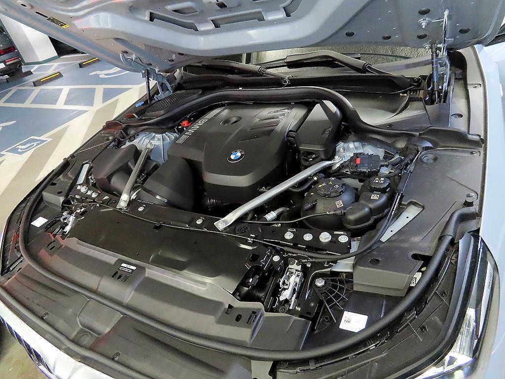 BMW 5시리즈(8세대) 520i M 스포츠 - 이미지 5