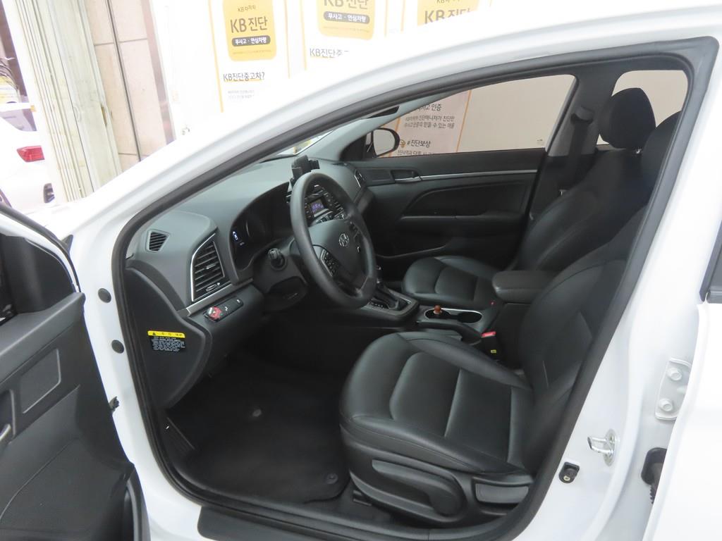 현대 아반떼AD 1.6 GDi 밸류 플러스 - 이미지 11