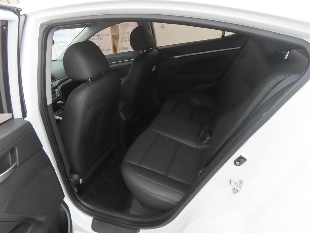 현대 아반떼AD 1.6 GDi 밸류 플러스 - 이미지 16