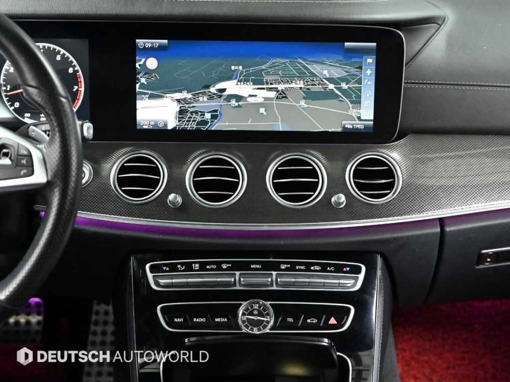 벤츠 E클래스(5세대) E300 4매틱 AMG 라인 - 이미지 2