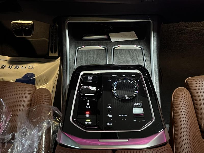 BMW 7시리즈(7세대) 740i xDrive M 스포츠 - 이미지 2
