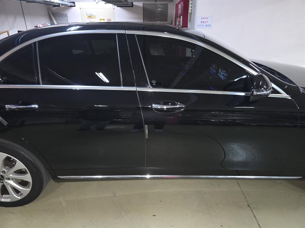 벤츠 E클래스(5세대) E300 4매틱 익스클루시브 - 이미지 5