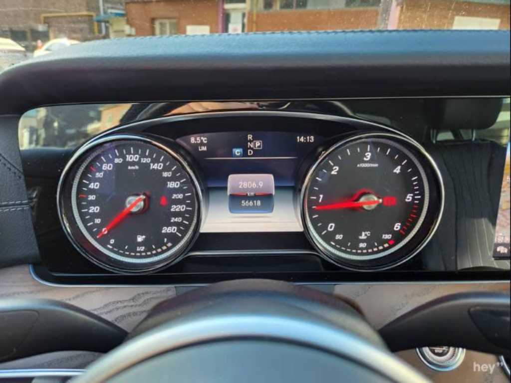 벤츠 E클래스(5세대) E220d 4매틱 익스클루시브