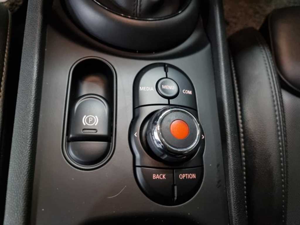 미니 클럽맨(2세대) 2.0 D - 이미지 13