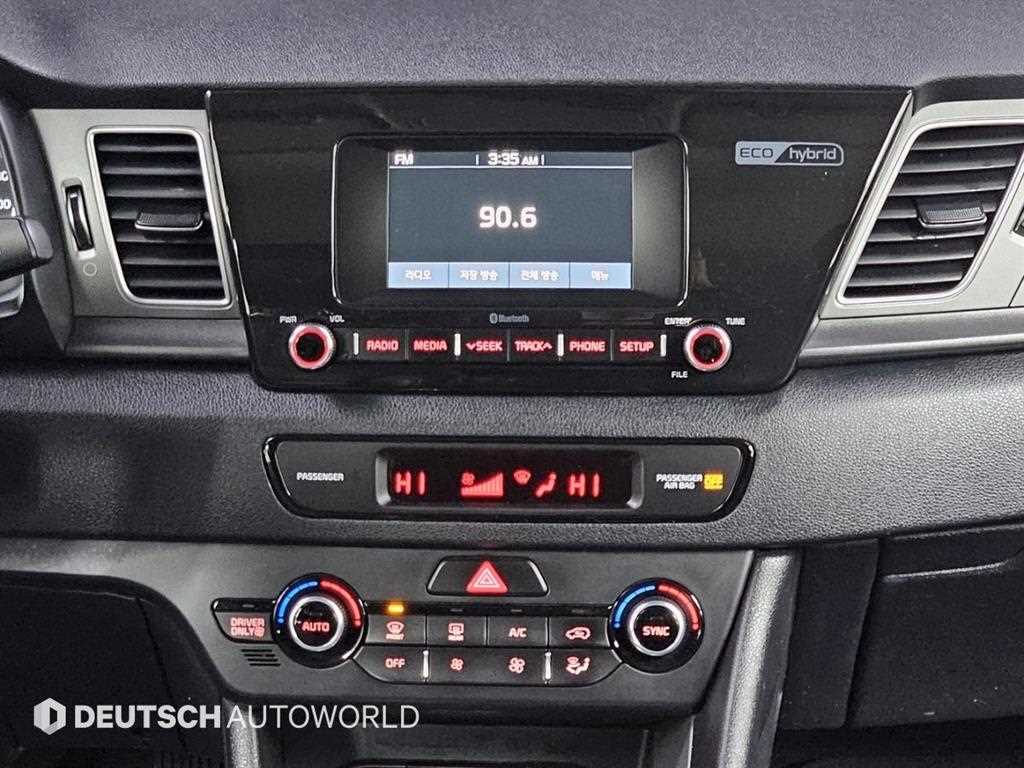 기아 니로 1.6 하이브리드 럭셔리 - 이미지 2