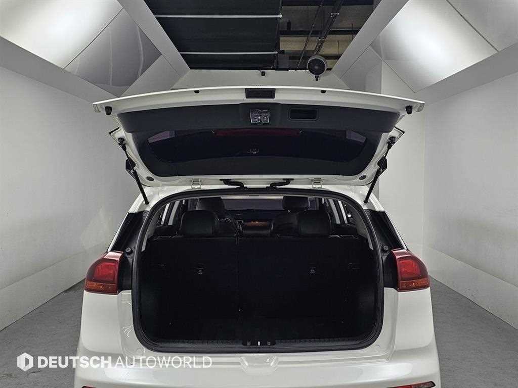 기아 니로 1.6 하이브리드 럭셔리 - 이미지 11