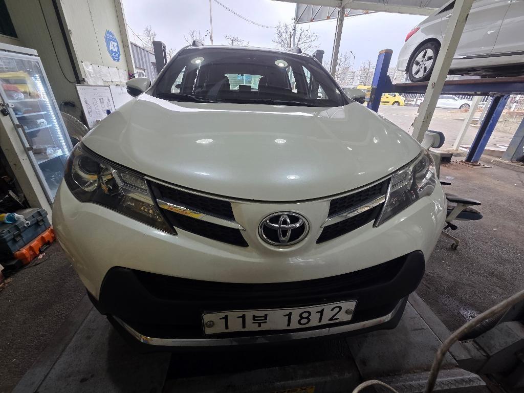 토요타 라브4(4세대) 2.5 4WD