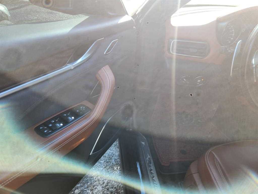 마세라티 르반떼 3.0 디젤 그란루쏘 - 이미지 6