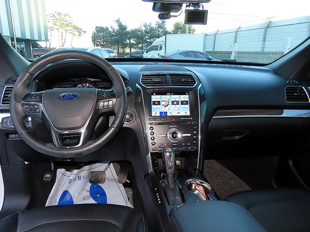 포드 익스플로러(5세대) 2.3 AWD 리미티드 - 이미지 12