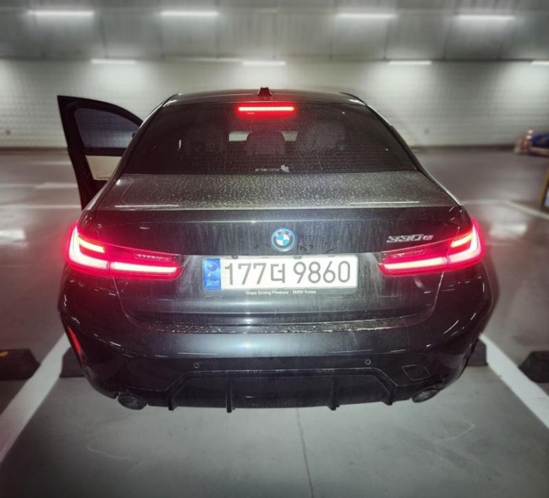 BMW 3시리즈(7세대) 330e M 스포츠 팩 - 이미지 2