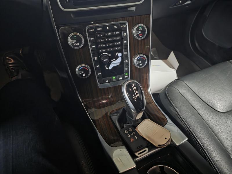 볼보 S60(2세대) D4 섬멈 - 이미지 7