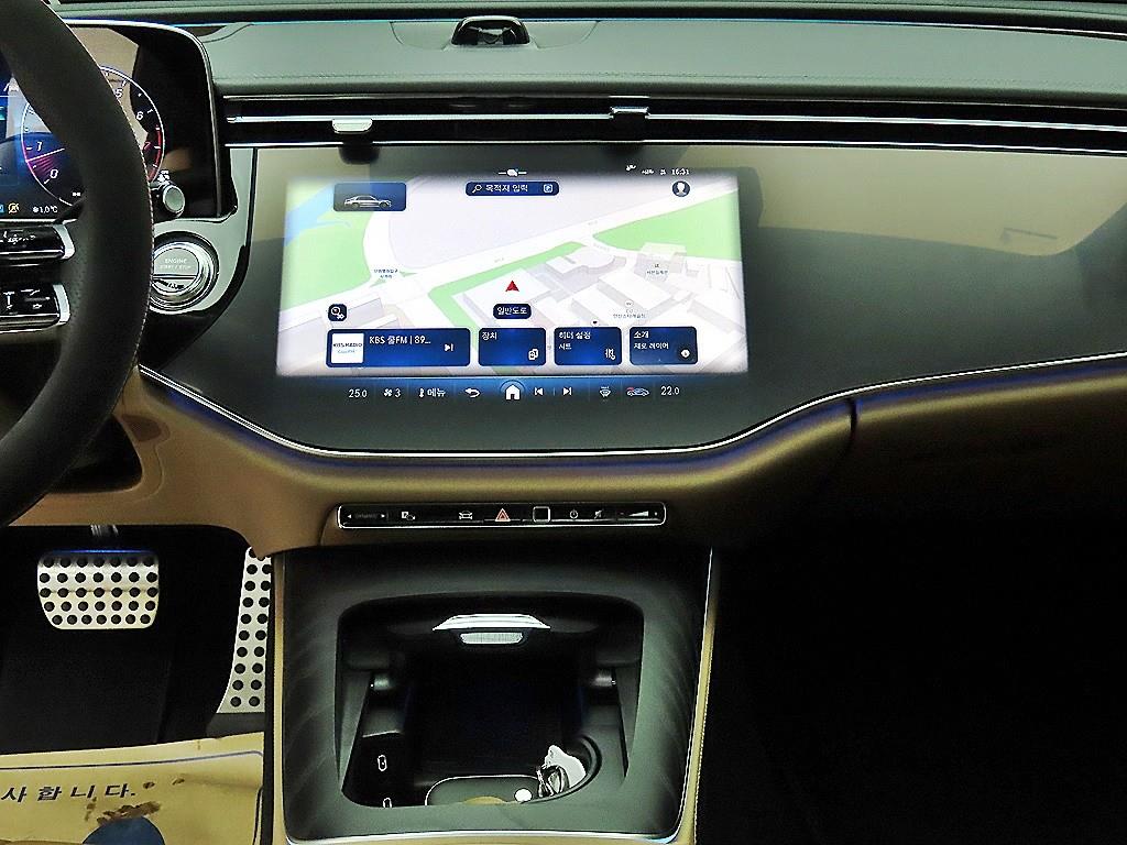 벤츠 E클래스(6세대) E300 4매틱 AMG 라인 - 이미지 18