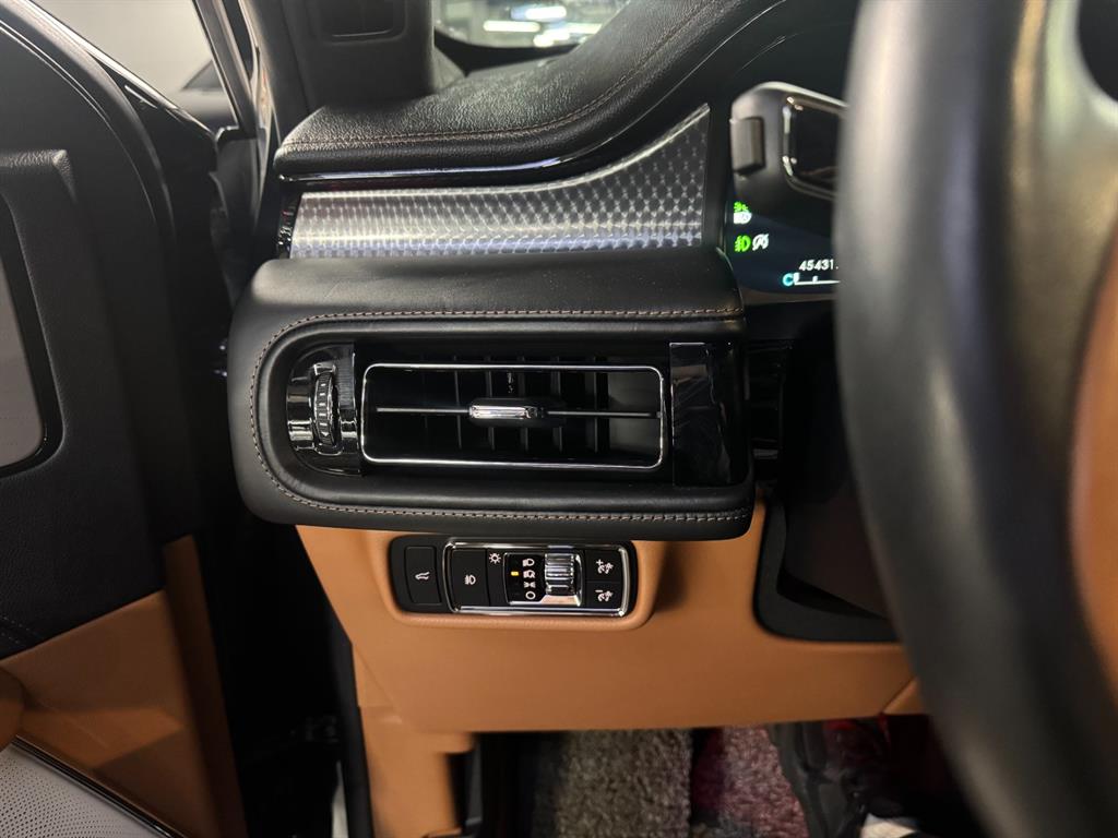 링컨 에비에이터(2세대) 3.0 V6 AWD 블랙 라벨