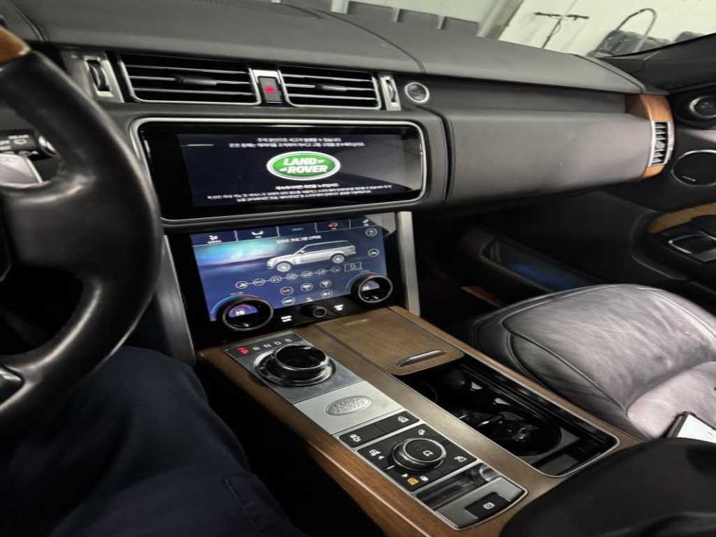 랜드로버 레인지로버(4세대) 4.4 SDV8 AB - 이미지 3