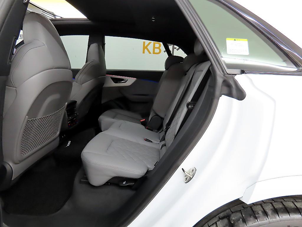 아우디 Q8 50 TDI 콰트로 프리미엄 - 이미지 4