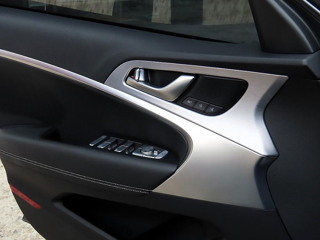 제네시스 G70 2.0T 스포츠 패키지 - 이미지 18