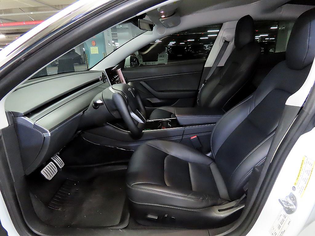 테슬라 모델 3 AWD 퍼포먼스 - 이미지 9