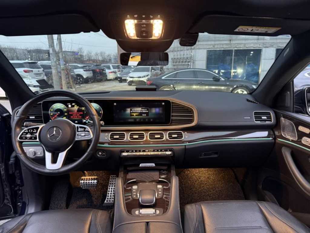 벤츠 GLE클래스(4세대) GLE 400d 4매틱 쿠페 - 이미지 9