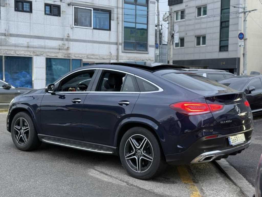 벤츠 GLE클래스(4세대) GLE 400d 4매틱 쿠페 - 이미지 15