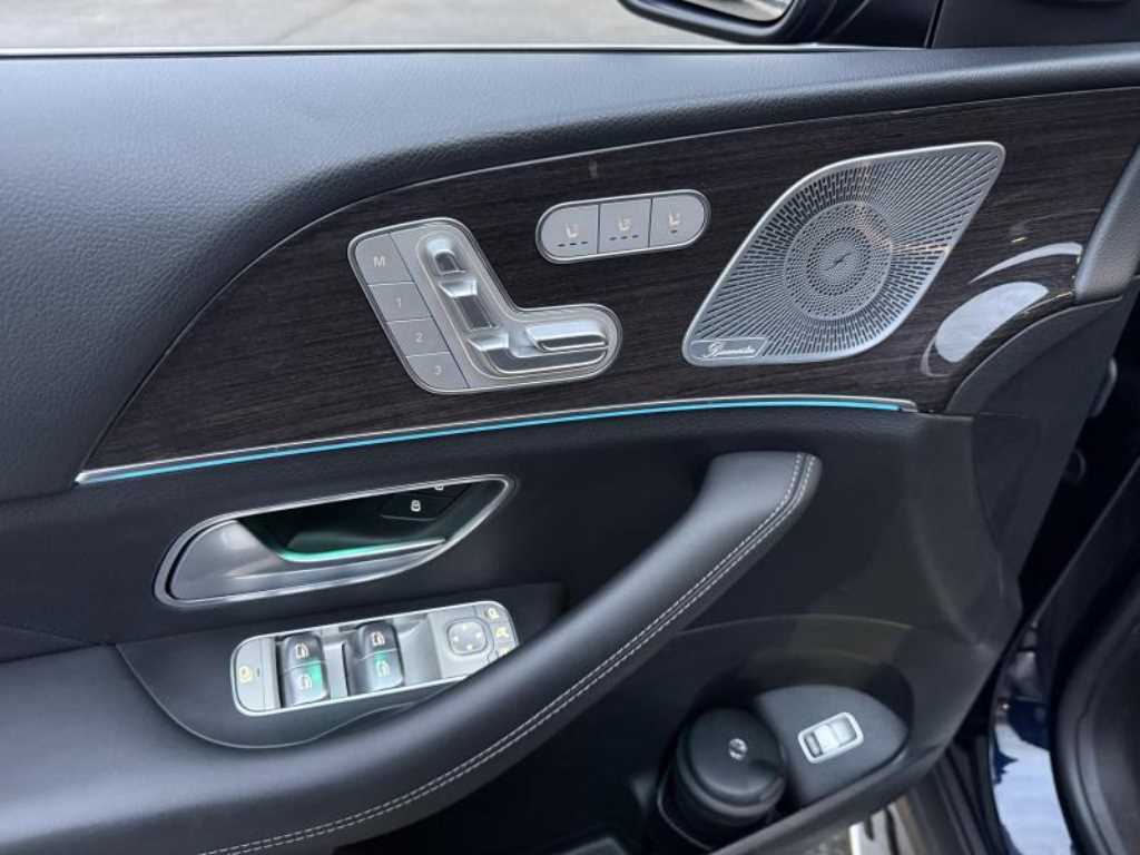 벤츠 GLE클래스(4세대) GLE 400d 4매틱 쿠페 - 이미지 4