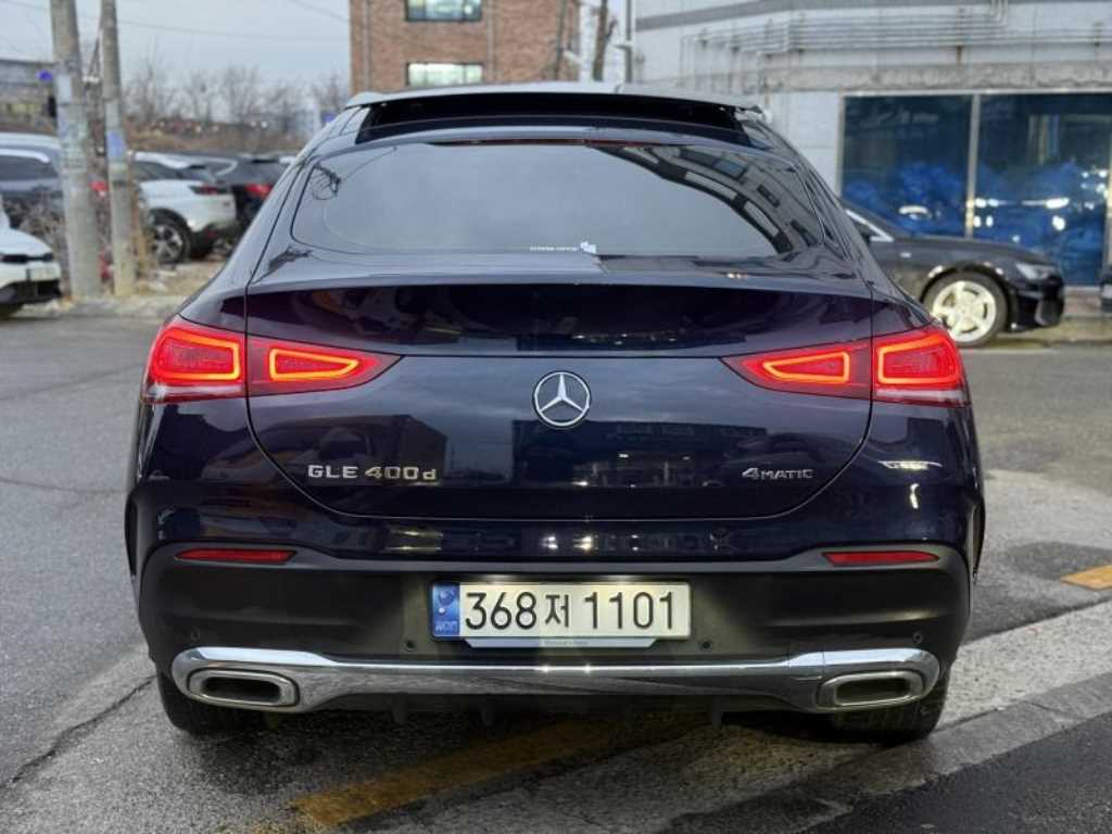 벤츠 GLE클래스(4세대) GLE 400d 4매틱 쿠페 - 이미지 2