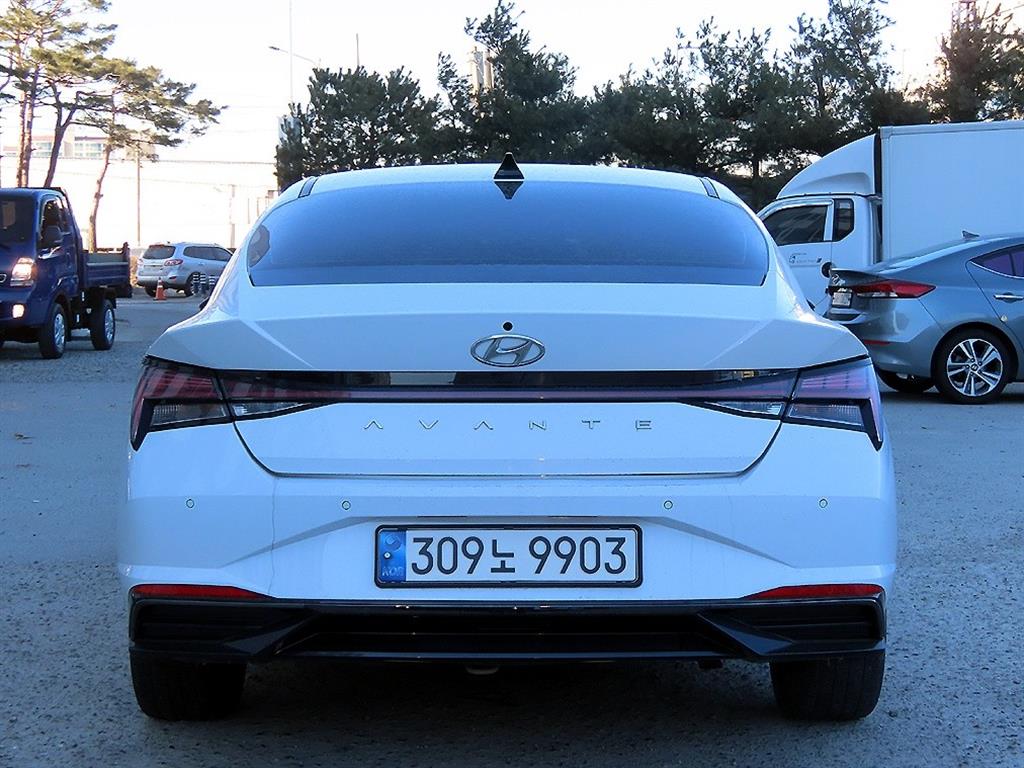 현대 아반떼(CN7) 1.6 가솔린 인스퍼레이션 - 이미지 11