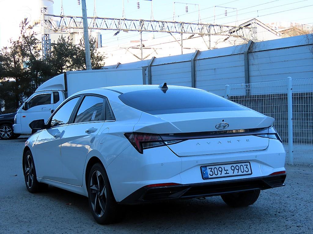 현대 아반떼(CN7) 1.6 가솔린 인스퍼레이션 - 이미지 13