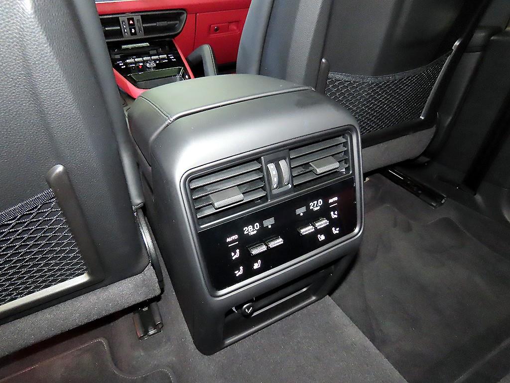 포르쉐 카이엔(3세대) 3.0 HEV 쿠페 - 이미지 7