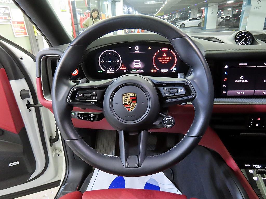 포르쉐 카이엔(3세대) 3.0 HEV 쿠페 - 이미지 2