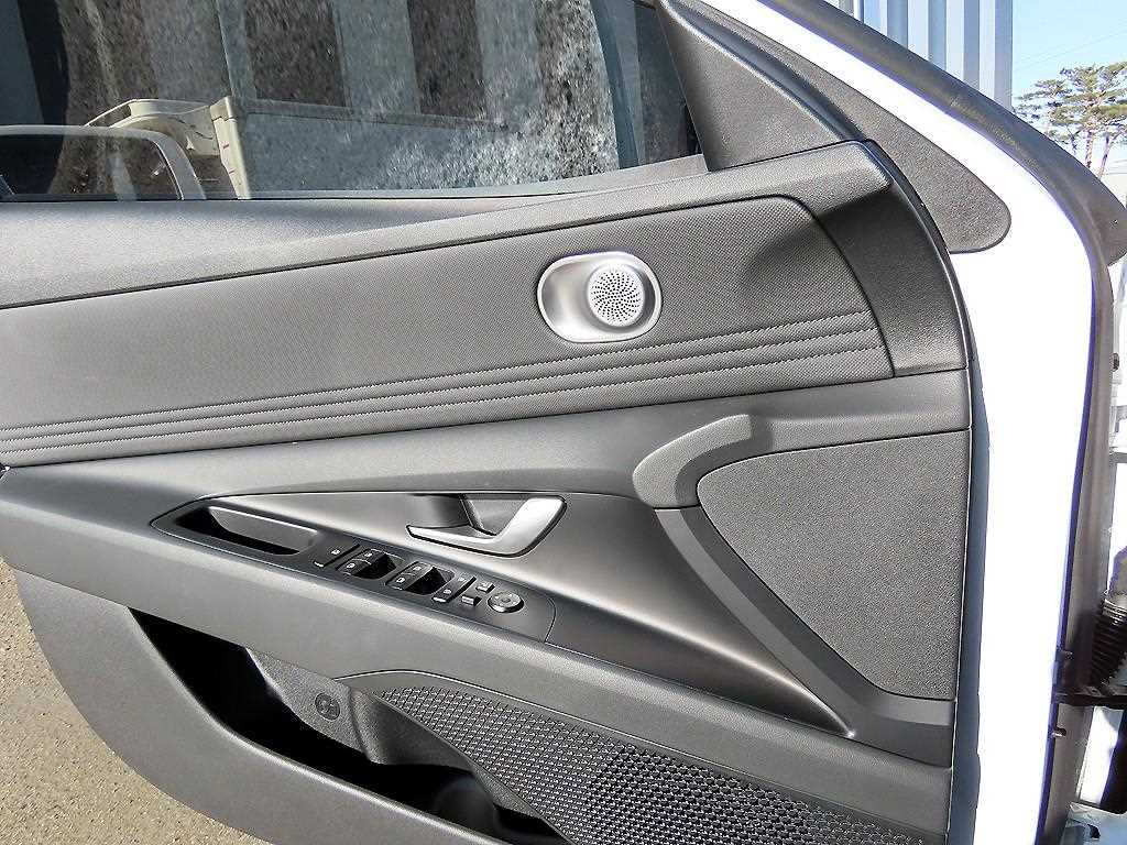 현대 더 뉴아반떼 하이브리드(CN7) 1.6 HEV 모던 - 이미지 18