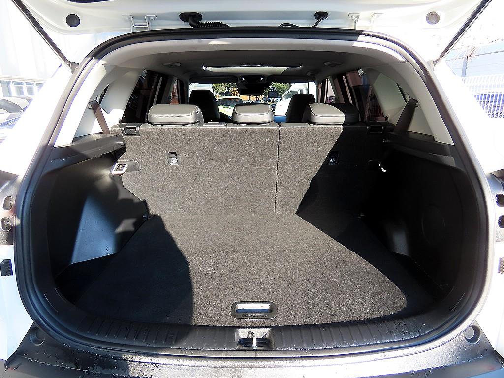 기아 셀토스 1.6 가솔린 2WD 시그니처 - 이미지 8