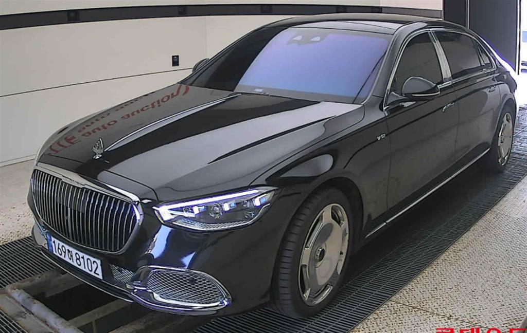 벤츠 S클래스(7세대) 마이바흐 S580 4매틱 - 이미지 3